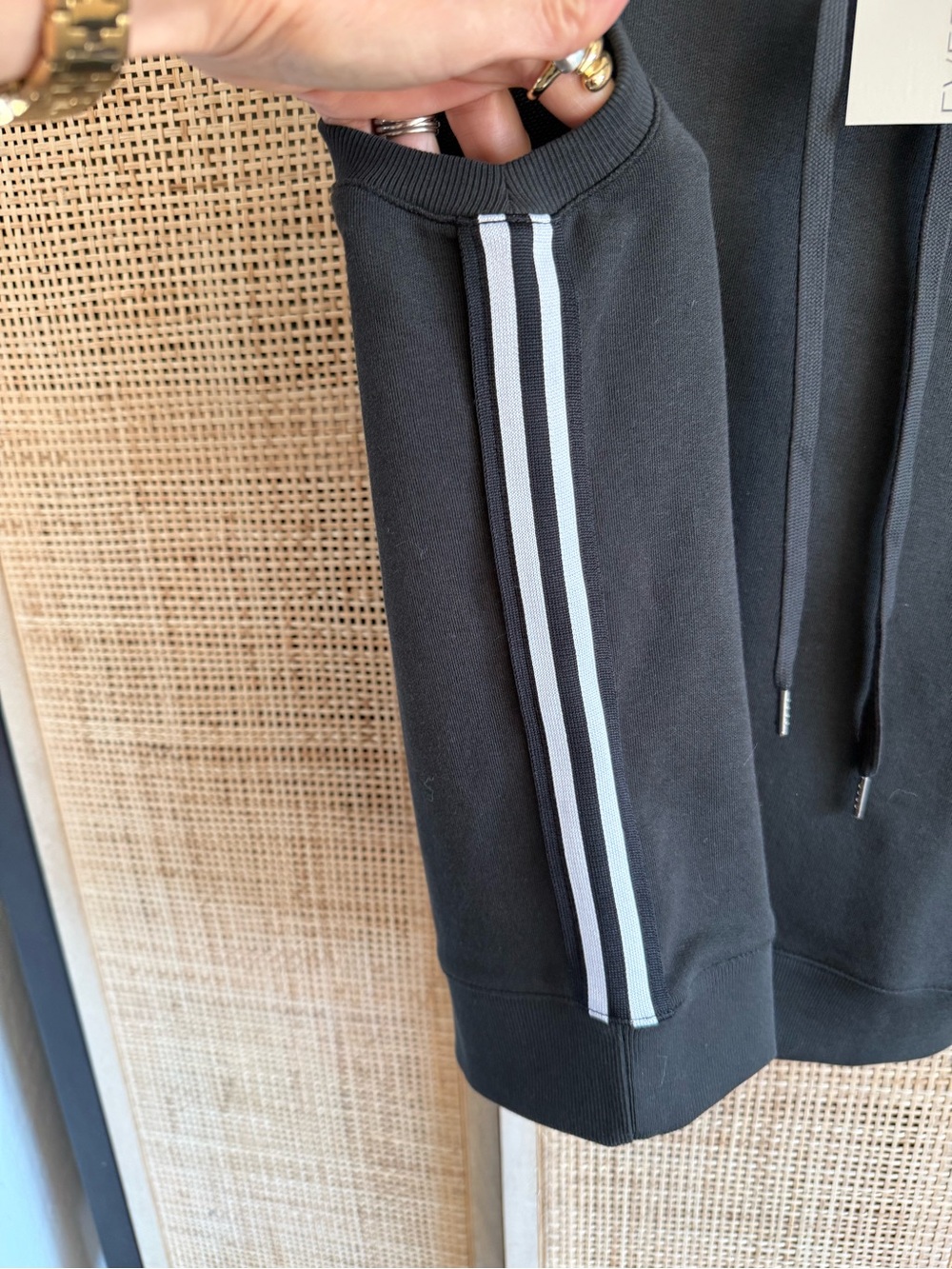 Evereve Kennedy Black Sleeveless Hoodie Pullover - Picture 4 of 7